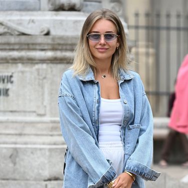 Izdanje sa špice u odličnoj jakni od trapera