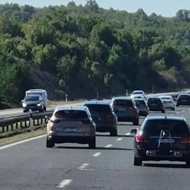 Vožnja lijevom trakom