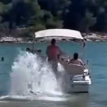 Brodica u plićaku