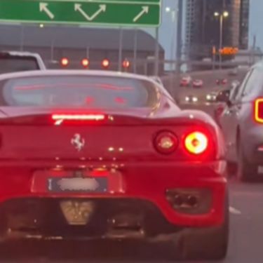Neobično uređen Ferrari Spider 360