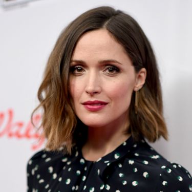 BLIZANCI - kratka asimetrična frizura