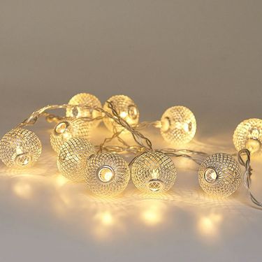 Sinsay lampice, 4,60 eura (34 kune)