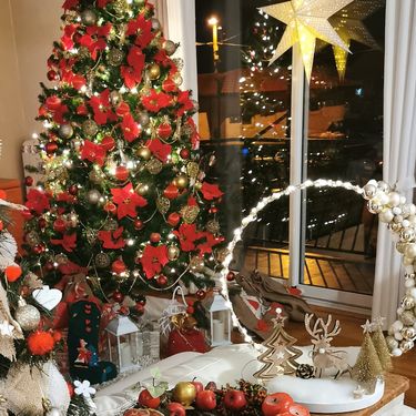 Božićno uređenje kuće Daniele Bobanović iz Rijeke u crveno-zlatnoj kombinaciji - 18