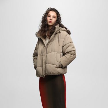 Pull&Bear, snižena s 301,30 na 225,95 kn