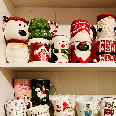 Impresivna kolekcija božićnih šalica Mateje Hlašć iz Zagreba - 7