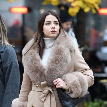 Dame sa zagrebačke špice u gležnjačama-platformama podstavljenima umjetnim krznom i vunom - 2