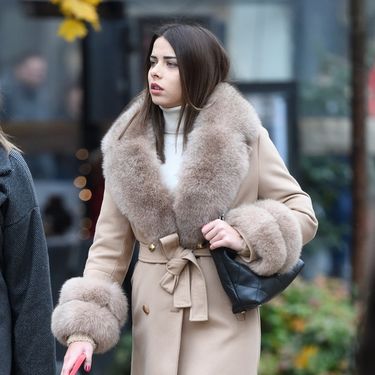 Dame sa zagrebačke špice u gležnjačama-platformama podstavljenima umjetnim krznom i vunom - 4