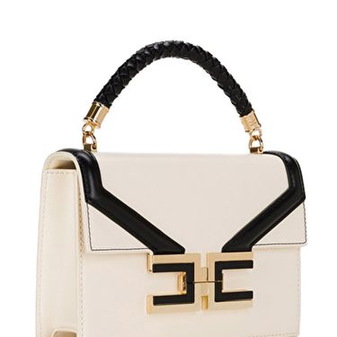 Zagrebačka street stylerica nosi torbu brenda Elisabetta Franchi