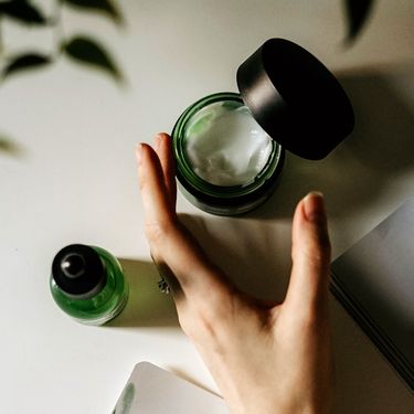 Beauty proizvodi su idealan poklon za žene koje vole maziti i paziti kožu i kosu