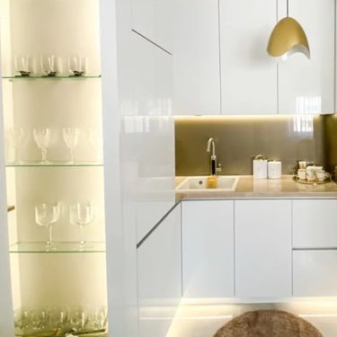 Bijela kuhinja visokog sjaja Nery Škegro iz Mostara