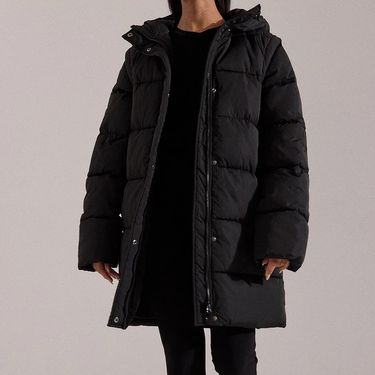 NA-KD, snižena sa 104,95 na 73,46 eura