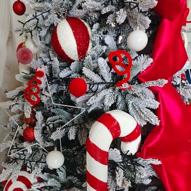 Božićno drvce s predimenzioniranom mašnom - 10