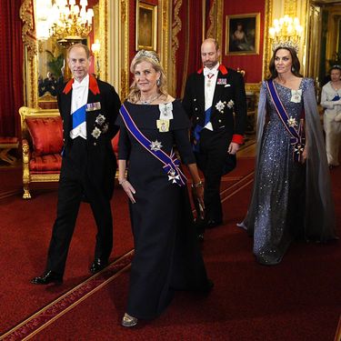 Catherine Middleton u svečanoj haljini britanske dizajnerice Jenny Packham - 3