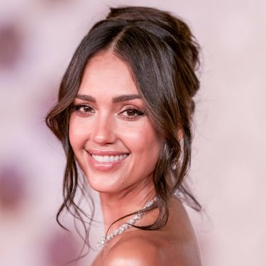 Jessica Alba u haljini Elieja Saaba u Saudijskoj Arabiji - 1