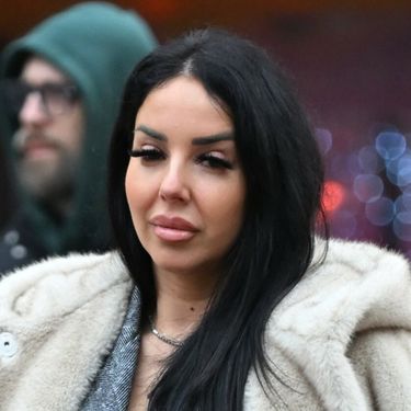 Ulična moda crnka u sakou predimenzionirane siluete Zagreb 2025. - 2