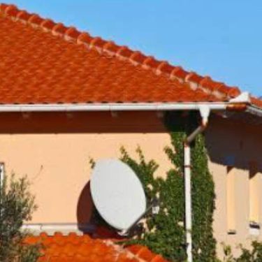 Kuća na Viru s neobičnim ukrasom na fasadi