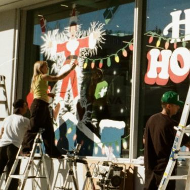 Oslikavanje izloga blagdanskim motivima