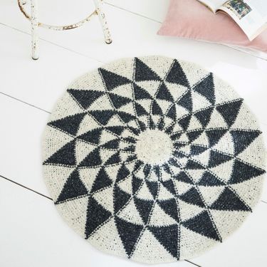 Tepih od prirodnih materijala odličan je dodatak