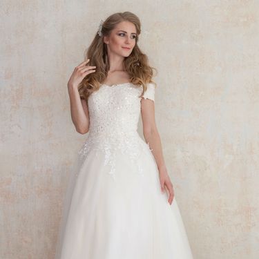 Vjenčanica čiji kroj odlično pristaje ženam kruškolike građe tijela