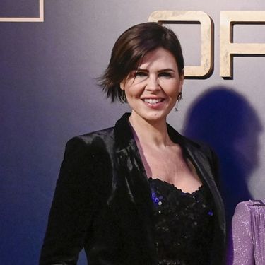 Anica Kovač u baršunastom odijeli i čipkastim štiklama Gianvito Rossi - 1