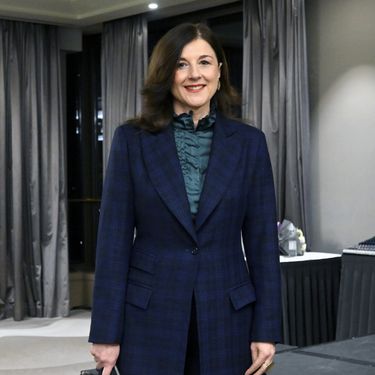 Sanja Musić Milanović u kariranom odijelu i crnim čizmama - 2