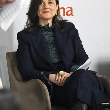 Sanja Musić Milanović u kariranom odijelu i crnim čizmama - 6