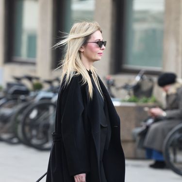 Dama iz Zagreba s efektnom torbicom modne kuće Prada