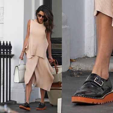 Amal Clooney u cipelama Odette 2015. godine