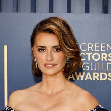 Penélope Cruz u Chanelovoj kreaciji na SAG Awards 2024.
