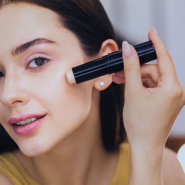 Puderi u stiku trenutno su jako popularni