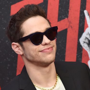 Glumac i komičar Pete Davidson na crvenom tepihu