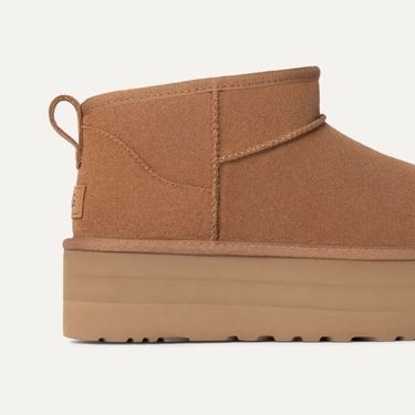 Zadarska street stylerica nosi čizmice brenda Ugg