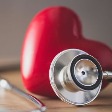 Maketa srca i stetoskop