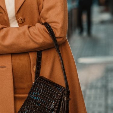 Pletene suknje ravnog kroja sjajan su izbor za posao