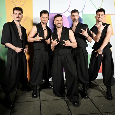 IVXN i njegovi plesači