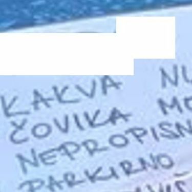 Poruka na automobilu