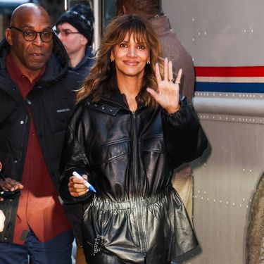 Halle Berry u kožnatom outfitu - 1