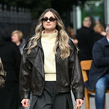 Izdanje sa špice u širokih hlačama