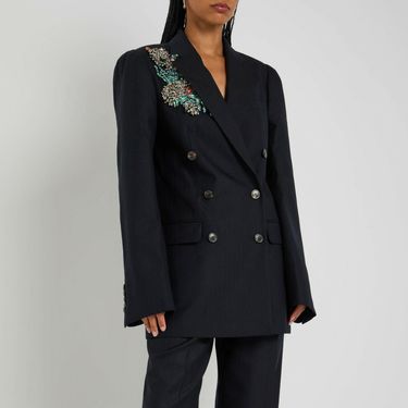 Sharon Stone nosi odijelo brenda Dries Van Noten