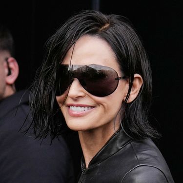 Demi Moore s mokrim bobom na reviji modne kuće Gucci - 6