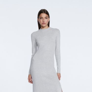 Stradivarius, snižena s 25,99 na 15,99 eura (120,48 kn)