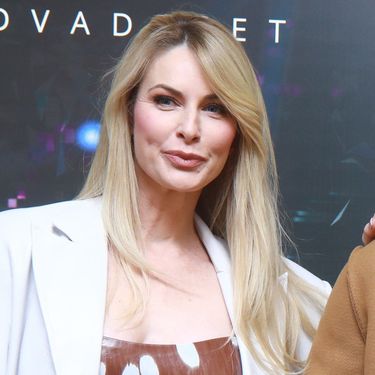 Iris Livaja u kožnatoj haljini brenda Rotate i crnim čizmama - 5