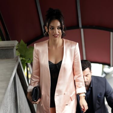 Sera Ketlubey kao Damla u Izdaji