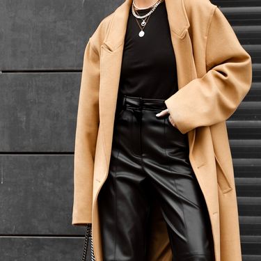 Bež kaput je svestrani modni klasik