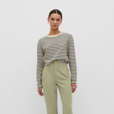 Stradivarius, snižene s 25,99 na 15,99 eura