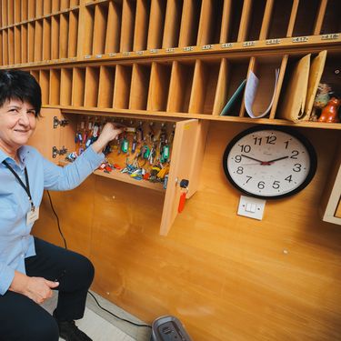 Terezija Jukić radi kao recepcionar na porti u Domu umirovljenika Sveta Ana u Zagrebu - 2