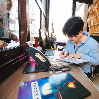 Terezija Jukić radi kao recepcionar na porti u Domu umirovljenika Sveta Ana u Zagrebu - 9