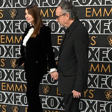 Monica Bellucci i Tim Burton na dodjeli Emmyja