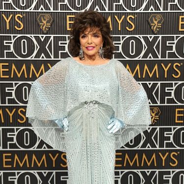 Dama Joan Collins na Emmyjima 2024. godine - 1