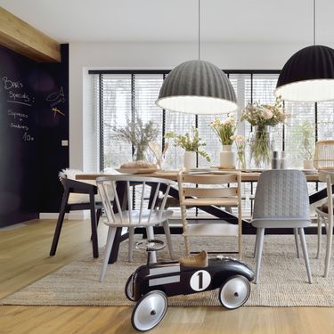 Impresivna kuća s velikom staklenom stijenom u blagovaonici - 10